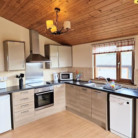 Lomond 5 With Private Hot Tub - Fife - Loch Leven - Lomond Hills - Pet Friendly Villa Kelty Exterior foto