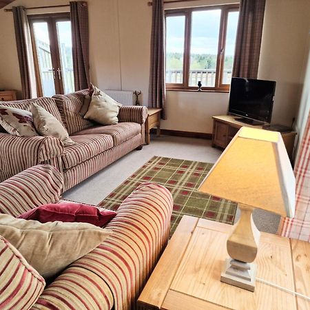 Lomond 5 With Private Hot Tub - Fife - Loch Leven - Lomond Hills - Pet Friendly Villa Kelty Exterior foto