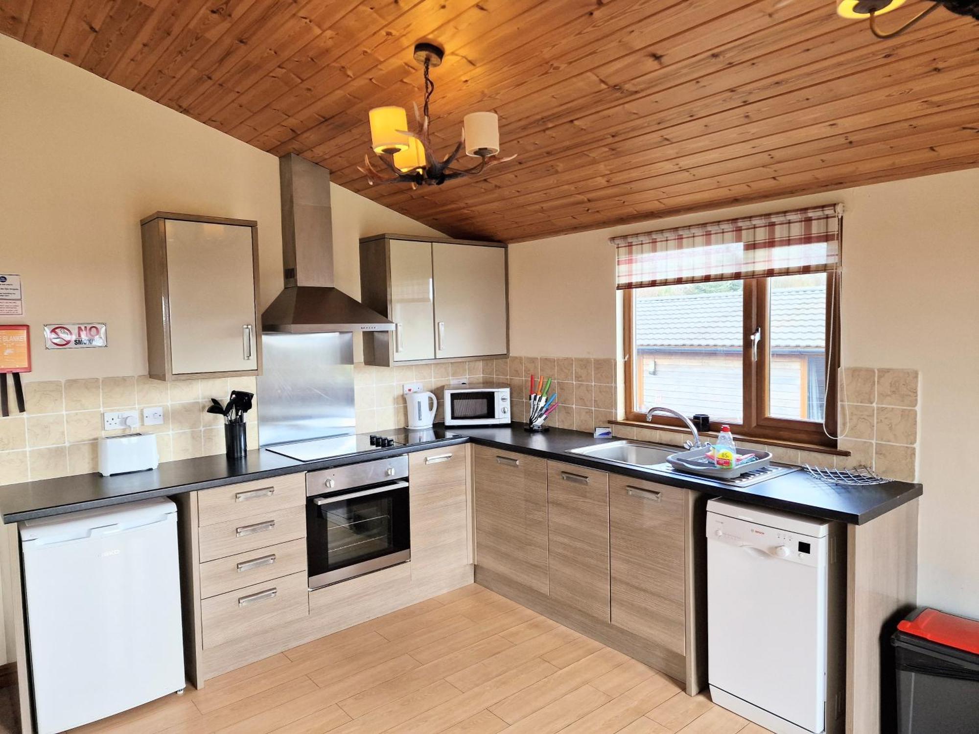 Lomond 5 With Private Hot Tub - Fife - Loch Leven - Lomond Hills - Pet Friendly Villa Kelty Exterior foto